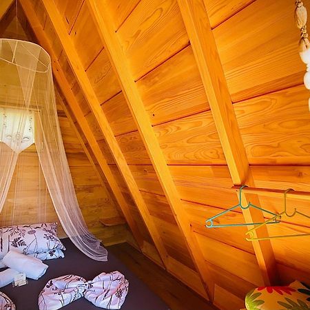Rooms & Glamping Lana Haus Licko Petrovo Selo Exteriör bild