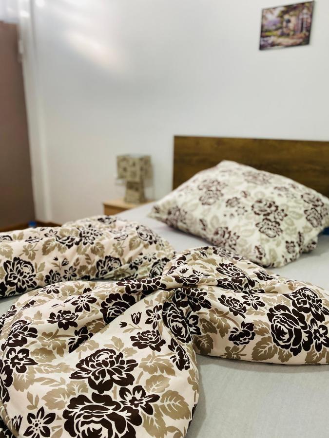 Rooms & Glamping Lana Haus Licko Petrovo Selo Exteriör bild