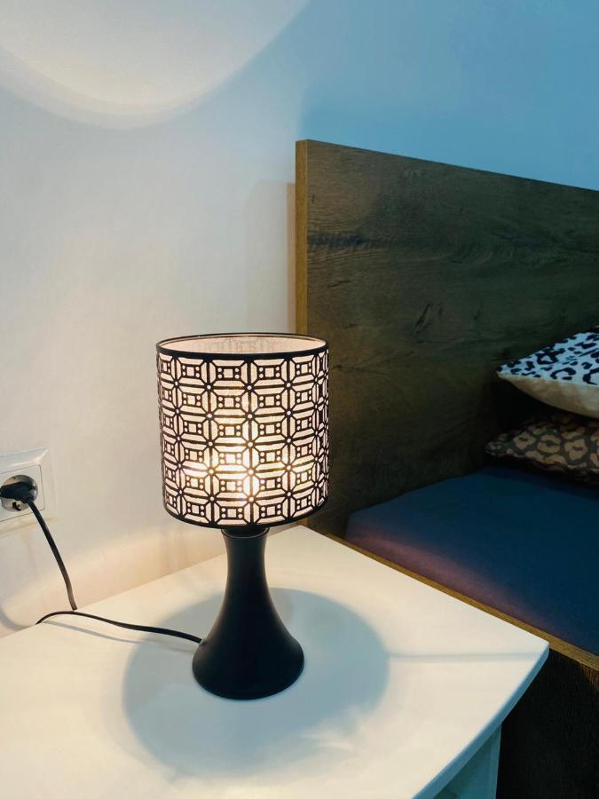 Rooms & Glamping Lana Haus Licko Petrovo Selo Exteriör bild