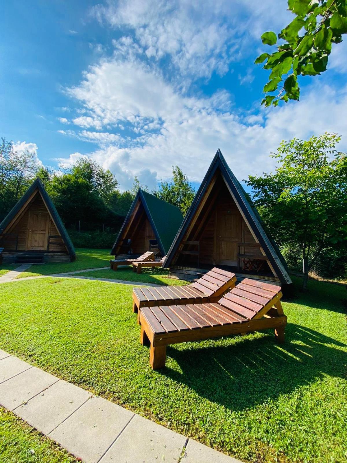 Rooms & Glamping Lana Haus Licko Petrovo Selo Exteriör bild